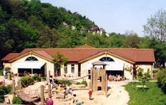 Aufnahme vom Spielplatz am Kindergarten und Familienzentrum Wansbeckplatz