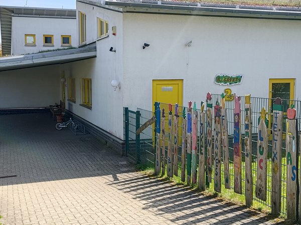 Außenansicht Eingangsbereich Kindergarten Heedfeld