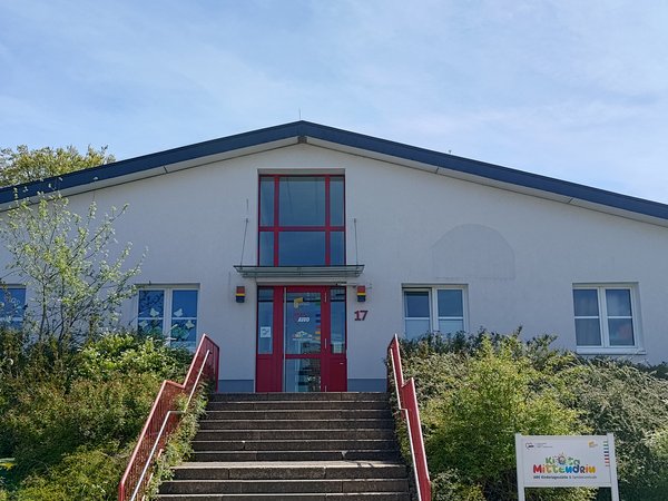 Außenansicht Eingangsbereich Kita Mittendrin